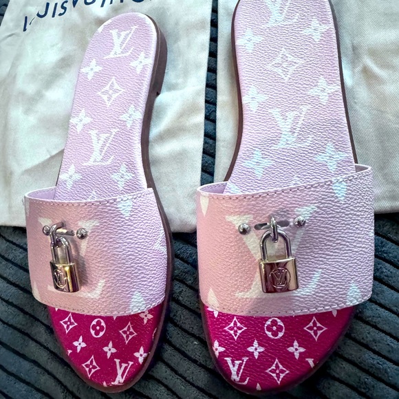 EUC💕100% AUTHENTIC LV SANDALS💕RARE & GORGEOUS - Picture 1 of 16